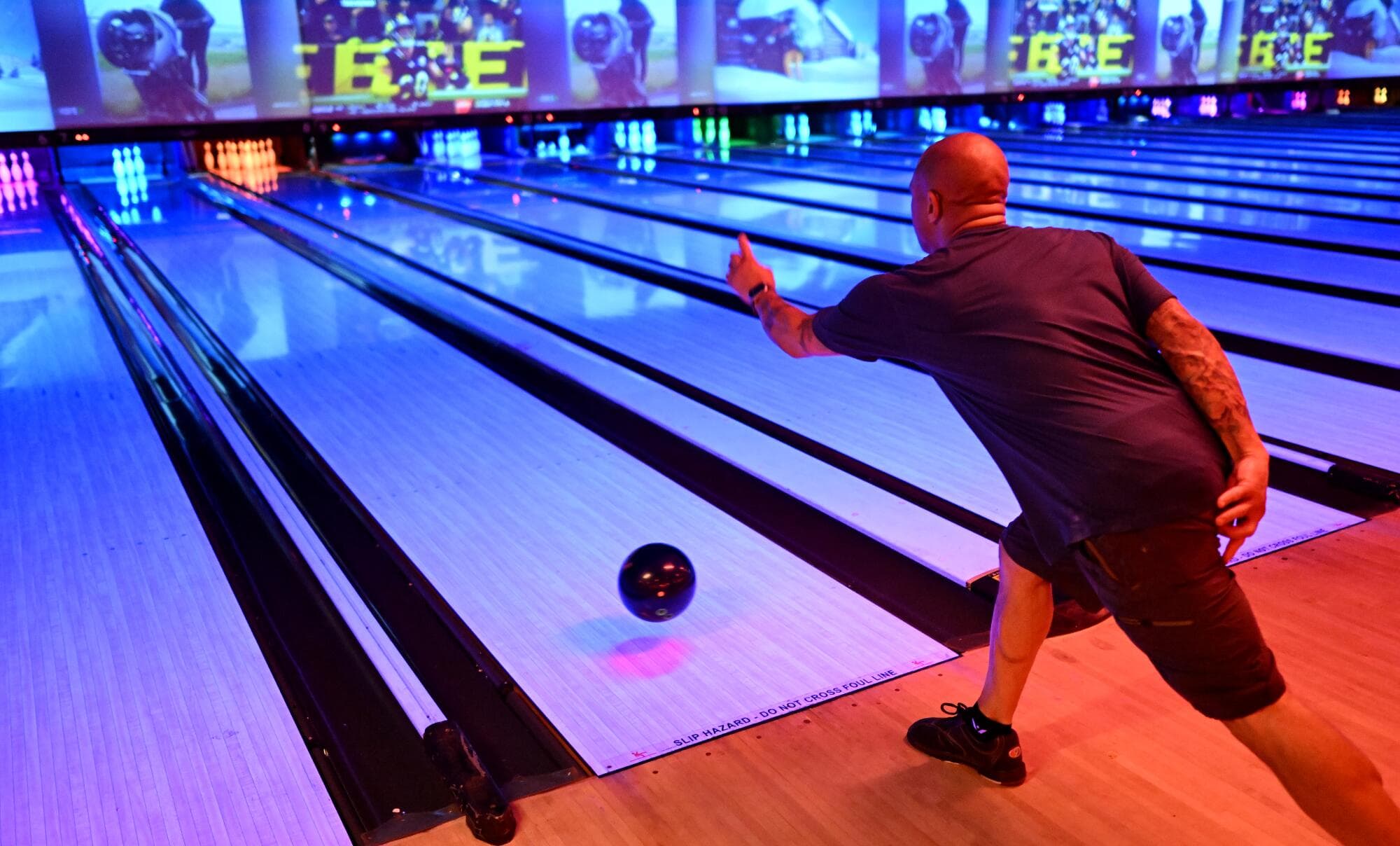 BOWLING